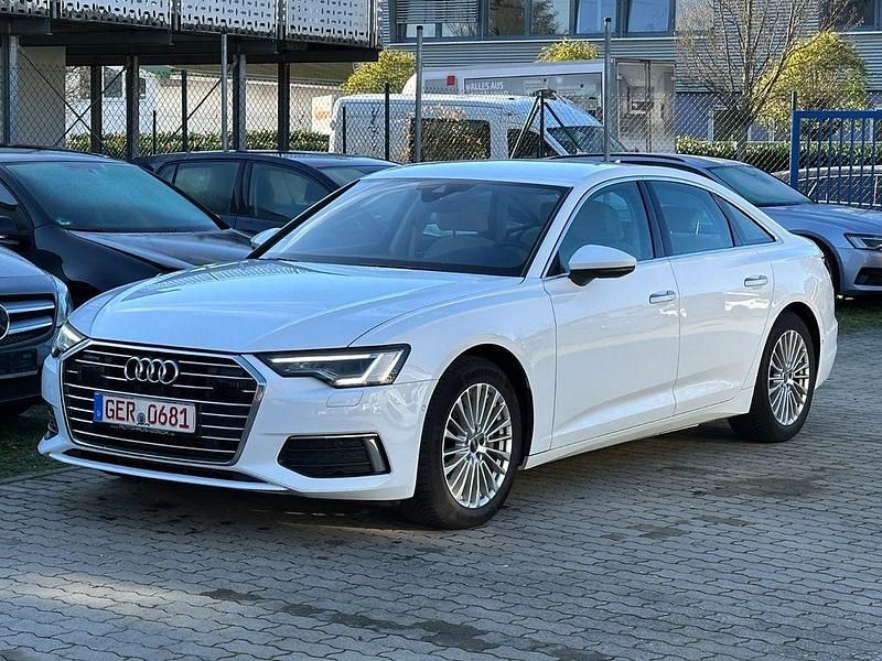 Weiß Gebraucht 2022 Audi A6 Design Limousine | 29.990 € (Guter Preis) - Bild 1/4