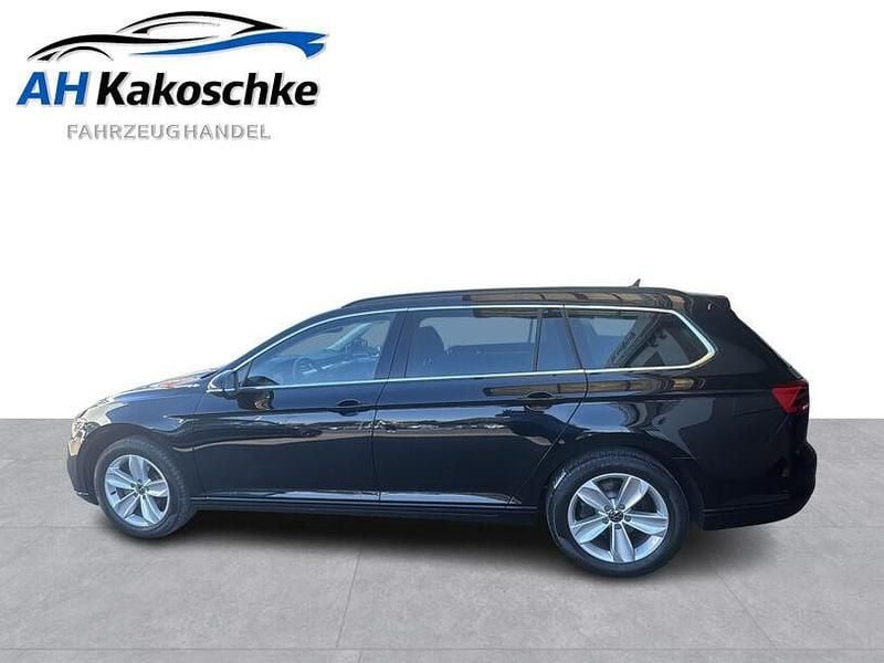 Gebraucht VW Passat 200 PS (147 kW) 2023 Deep black perleffekt Kombi