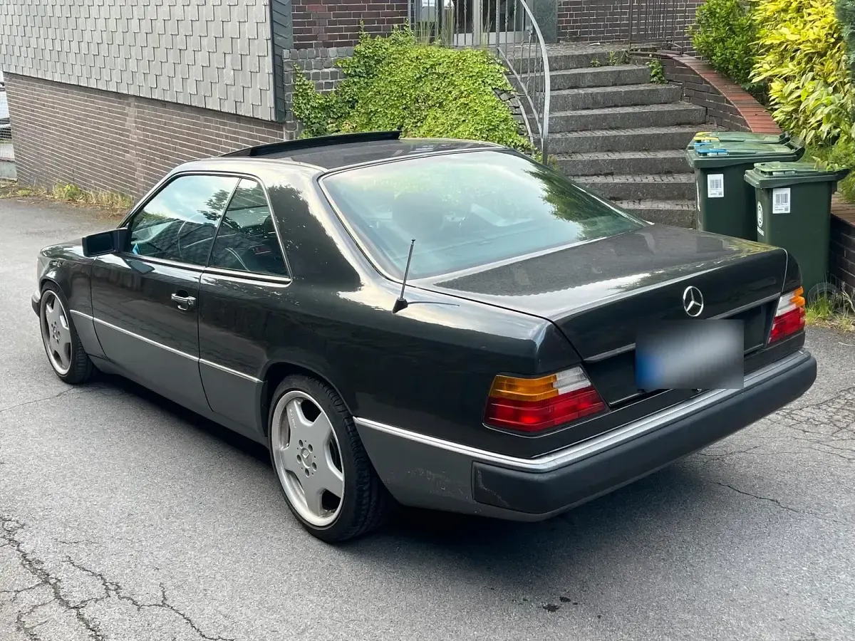 Gebraucht Mercedes E300 Sportline 220 PS (161 kW) 1991 Schwarz Coupé