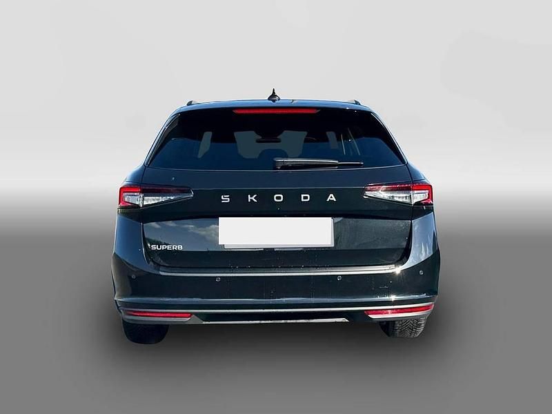 Usata Skoda Superb 150 CV (110 kW) 2025 Nero Station wagon