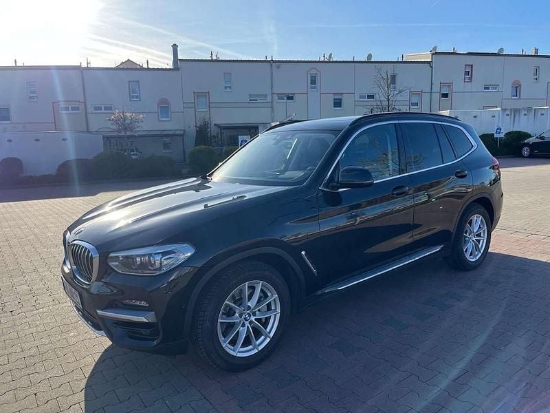 Schwarz Gebraucht 2020 BMW X3 Luxury Line SUV | 28.990 € (Fairer Preis) - Bild 1/4
