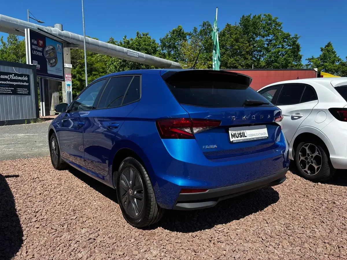 Gebraucht Skoda Fabia Drive 95 PS (69 kW) 2022 Candyweiss Kleinwagen