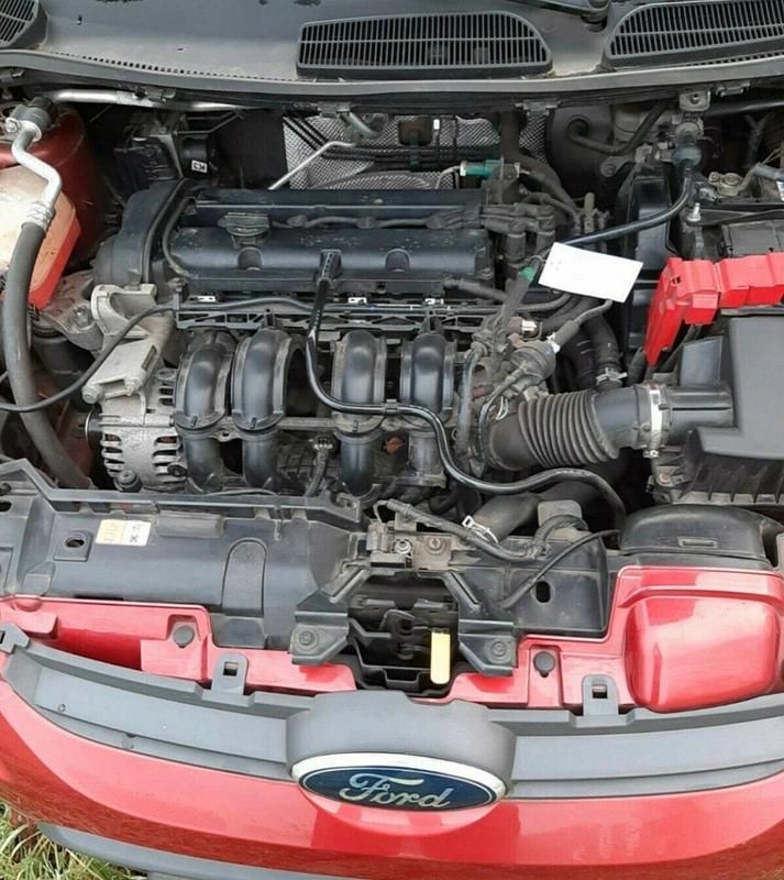 Gebraucht Ford Fiesta 60 PS (44 kW) 2010 Rot Kleinwagen