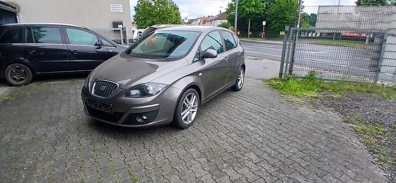 Gebraucht Seat Altea 125 PS (91 kW) 2014 Braun Van / Kleinbus