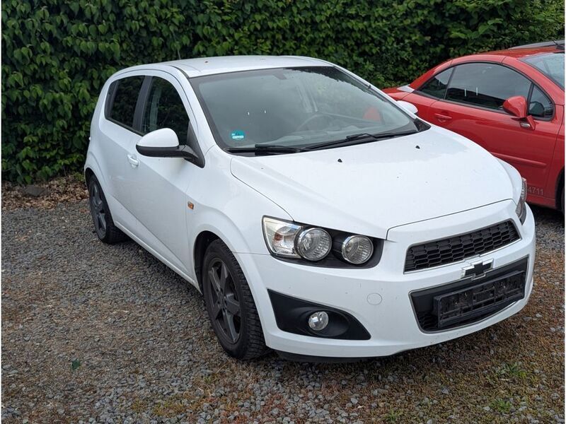 Weiß Gebraucht 2011 Chevrolet Aveo LTZ Kleinwagen | 2.880 € (Fairer Preis) - Bild 1/3