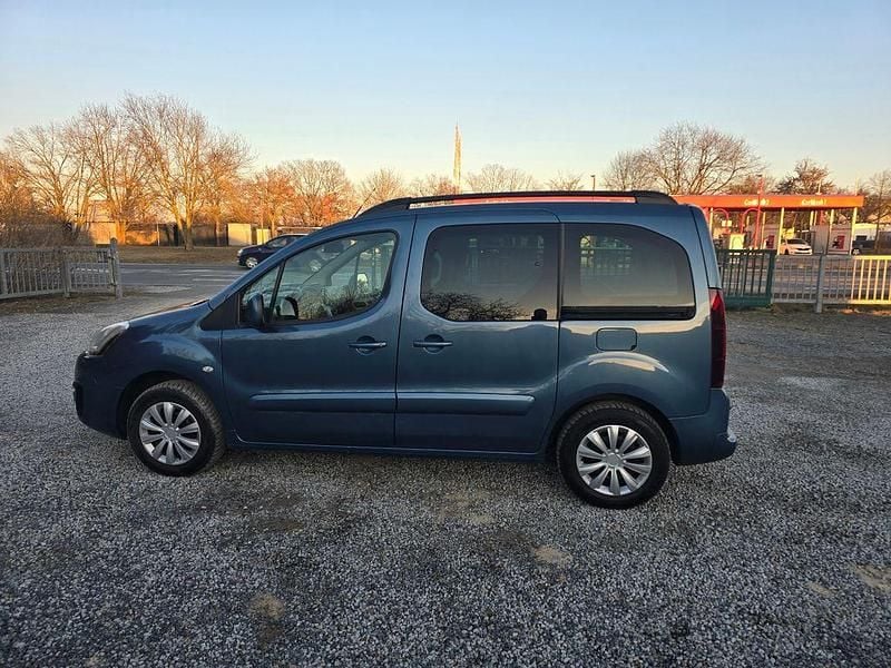 Gebraucht Peugeot TePee Active 99 PS (72 kW) 2016 Blau Van / Kleinbus