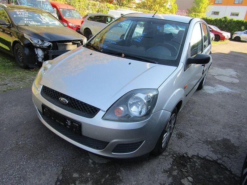 Silber Gebraucht 2008 Ford Fiesta Kleinwagen | 990 € (Superpreis) - Bild 1/4