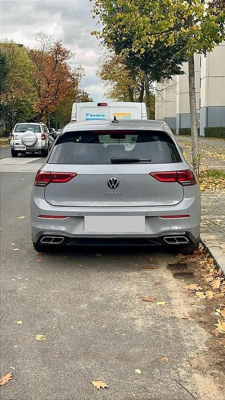 Grau Gebraucht 2020 VW Golf VIII R-line Limousine | 21.750 € (Superpreis) - Bild 1/4