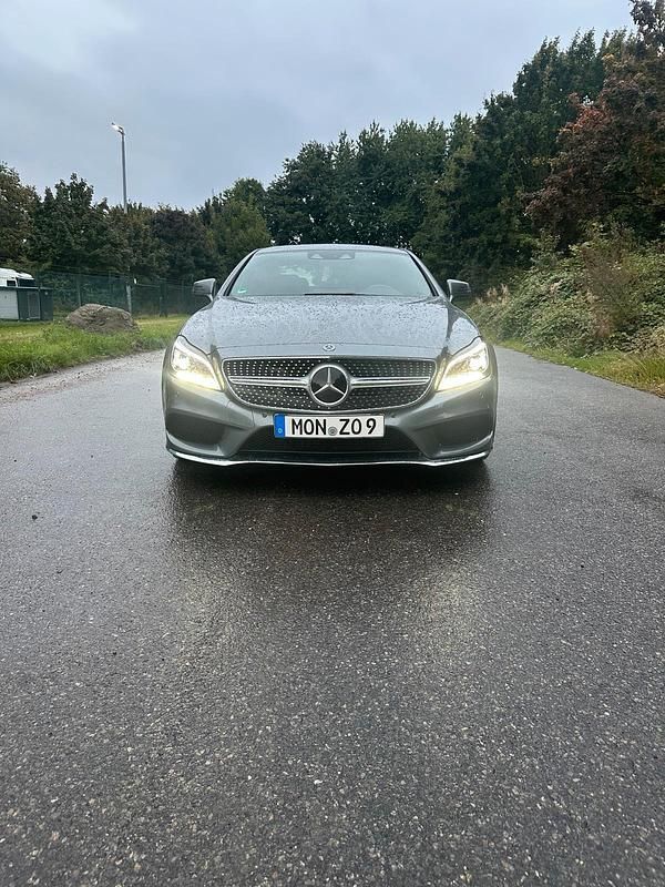 Grau Gebraucht 2018 Mercedes CLS350 Edition Limousine | 39.500 € - Bild 1/4