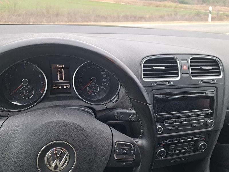 Gebraucht VW Golf VI 86 PS (63 kW) 2012 Schwarz Kleinwagen