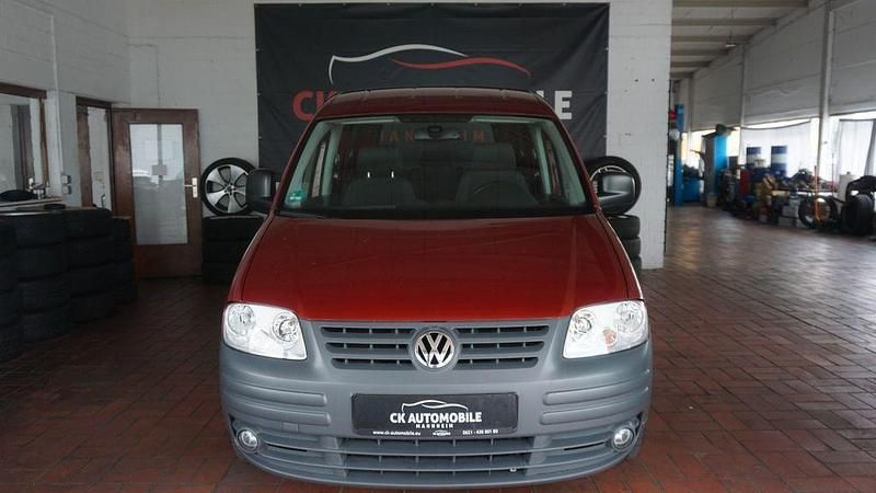 Rot Gebraucht 2010 VW Caddy Team Van / Kleinbus | 4.990 € (Guter Preis) - Bild 1/4