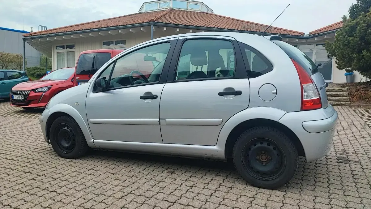 Usado Citroën C3 Comfort 60 CV (44 kW) 2007 Plateado Utilitario