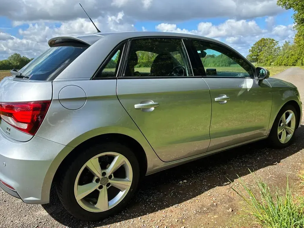 Gebraucht Audi A1 90 PS (66 kW) 2015 Silber Kleinwagen