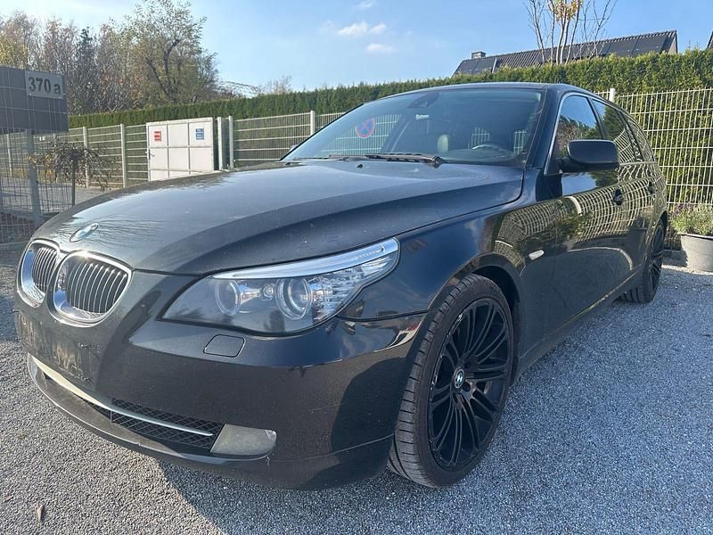 Schwarz Gebraucht 2008 BMW 530 Kombi | 3.999 € (Superpreis) - Bild 1/4