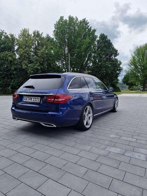 Gebraucht Mercedes C300e Avantgarde 194 PS (142 kW) 2020 Blau Kombi