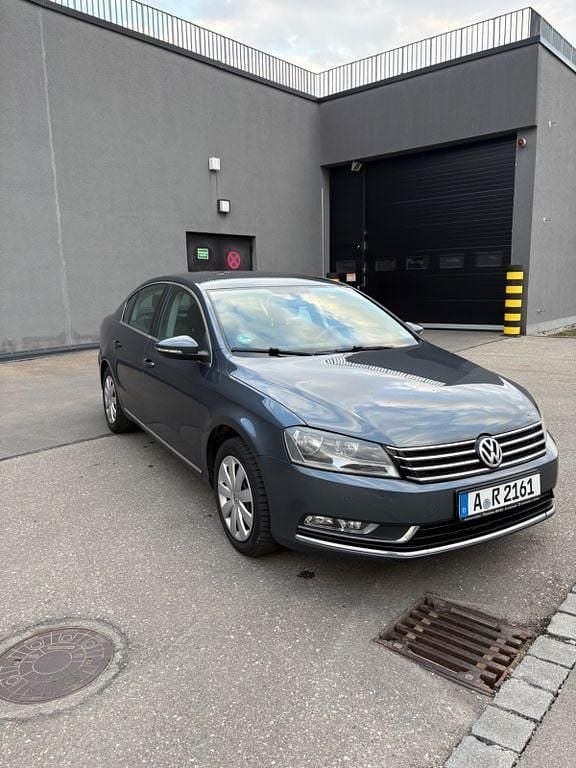Gebraucht VW Passat Highline 160 PS (117 kW) 2011 Grau Limousine