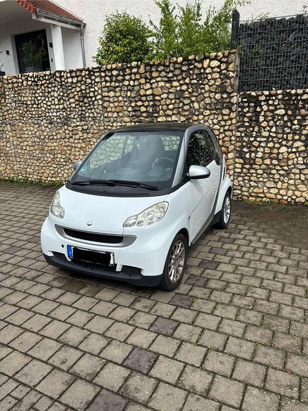Weiß Gebraucht 2010 Smart ForTwo Coupé Passion Coupé | 3.950 € (Fairer Preis) - Bild 1/4