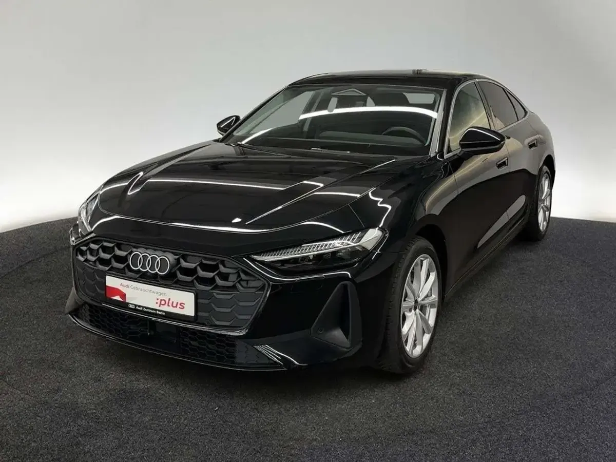 Gebraucht Audi A5 Sport 204 PS (150 kW) 2025 Mythosschwarz metallic Limousine