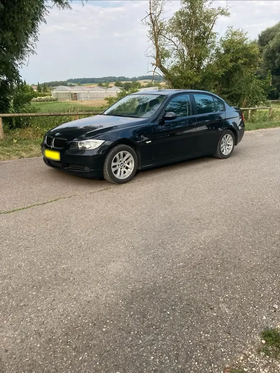 Gebraucht BMW 318 129 PS (94 kW) 2006 Schwarz Limousine