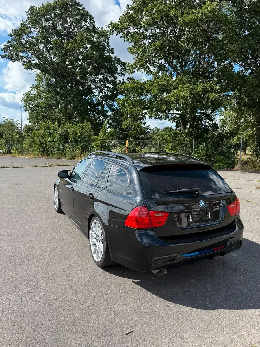 Gebraucht BMW 320 M Sport 177 PS (130 kW) 2009 Schwarz Kombi