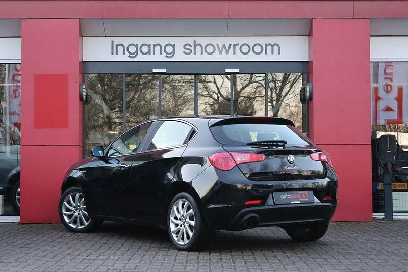 Gebraucht Alfa Romeo Giulietta Distinctive 170 PS (125 kW) 2011 Schwarz Kleinwagen