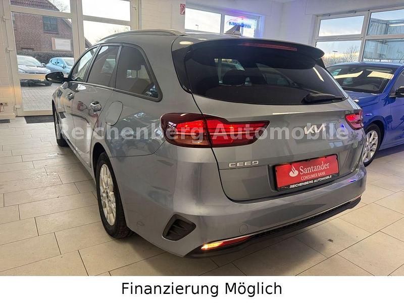 Gebraucht Kia Ceed 101 PS (74 kW) 2022 Silber Kleinwagen