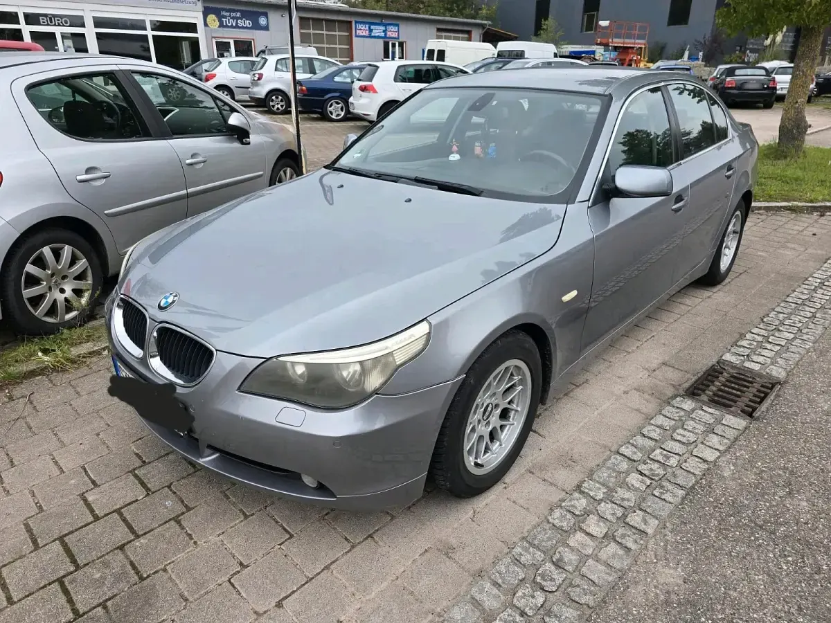 Gebraucht BMW 520 170 PS (125 kW) 2004 Grau Limousine