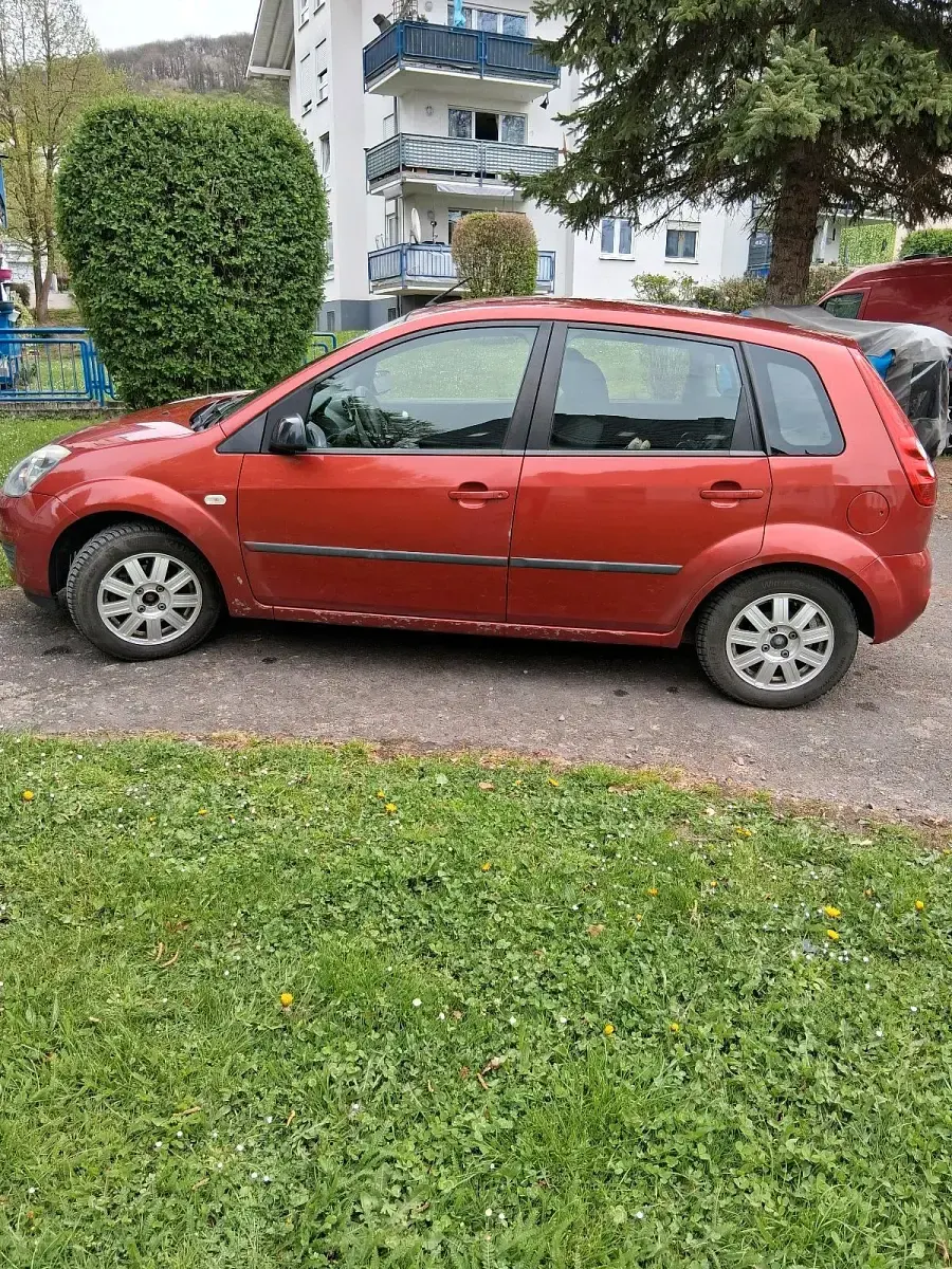 Gebraucht Ford Fiesta Style 80 PS (58 kW) 2008 Rot Kleinwagen