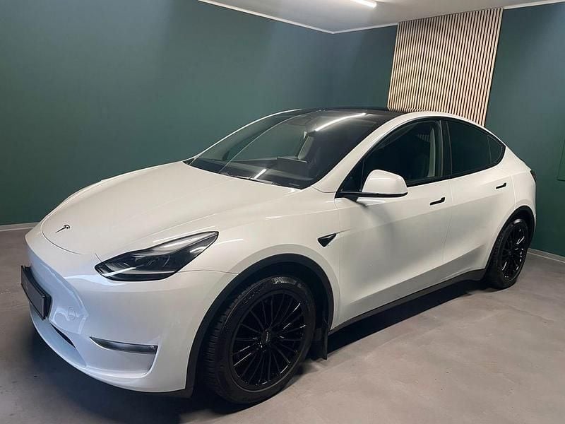 Weiß Gebraucht 2022 Tesla Model Y Performance SUV | 35.900 € (Guter Preis) - Bild 1/4