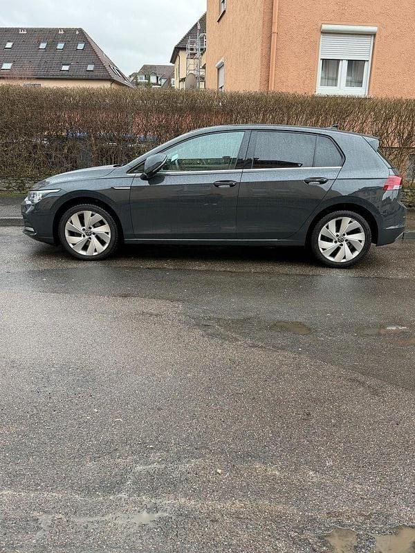 Gebraucht VW Golf VII Style 150 PS (110 kW) 2020 Grau Kombi