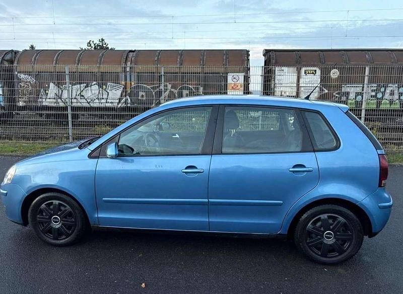 Gebraucht VW Polo Comfortline 64 PS (47 kW) 2005 Blau Limousine