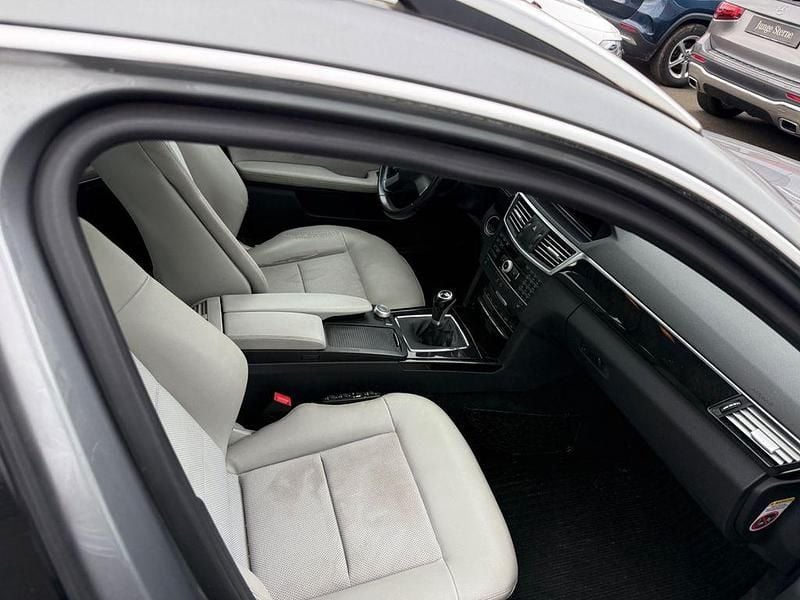 Gebraucht Mercedes E220 Avantgarde 170 PS (125 kW) 2010 Limousine
