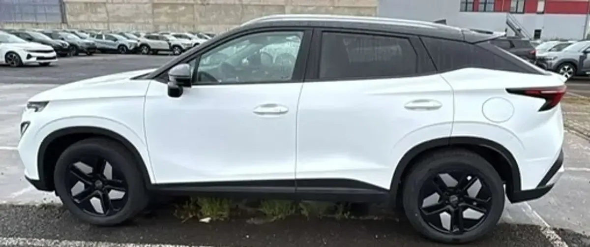 Neu Omoda 5 147 PS (108 kW) 2026 Lunarweissschwarz SUV