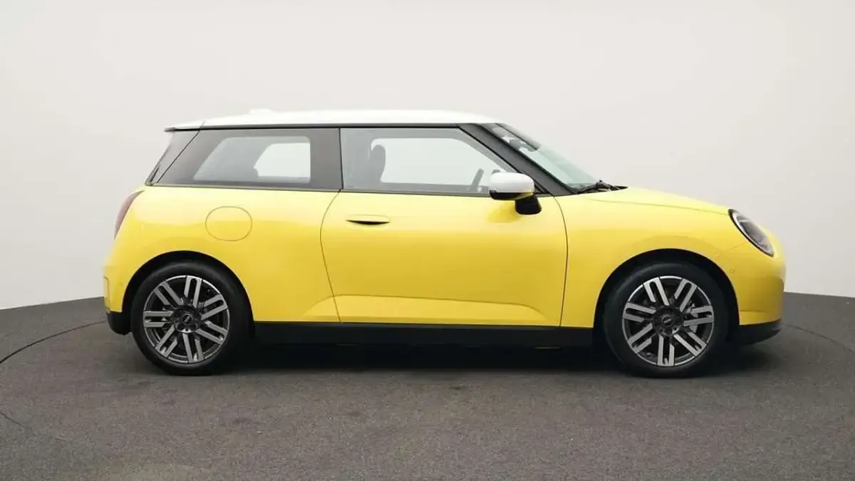 Gebraucht Mini Cooper Classic 135 kW (184 PS) 2024 Gelb Kleinwagen