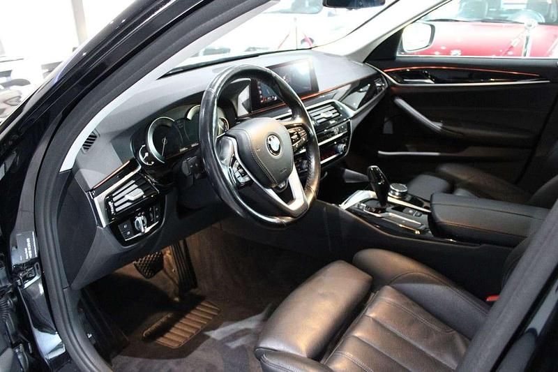 Gebraucht BMW 530 Performance 265 PS (194 kW) 2018 Blach sapphire Kombi