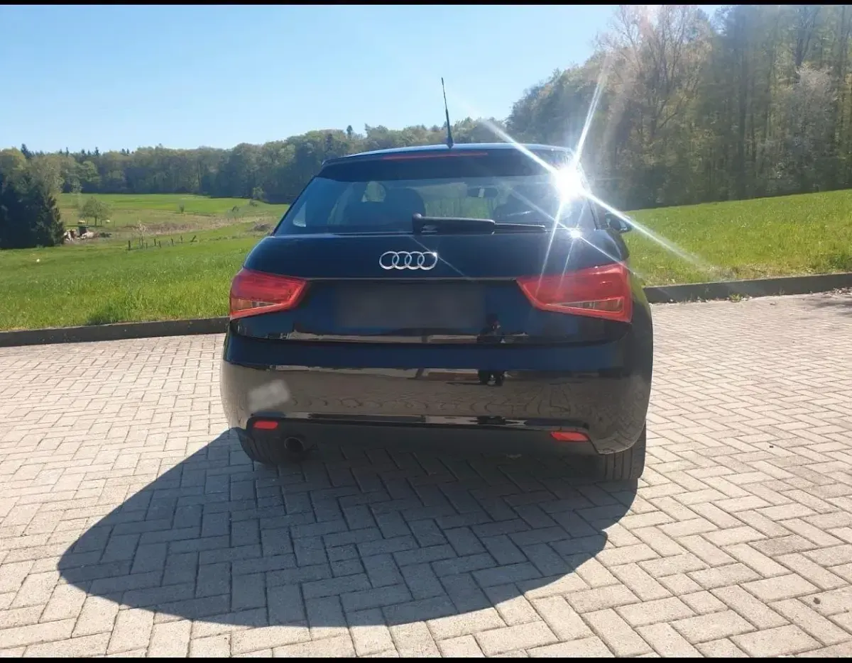 Gebraucht Audi A1 86 PS (63 kW) 2010 Schwarz Kleinwagen