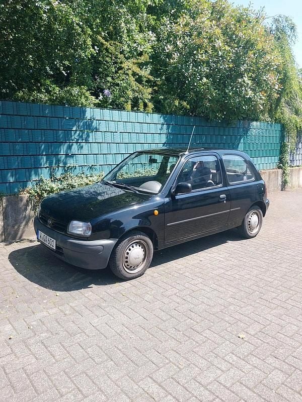 Schwarz Gebraucht 1998 Nissan Micra Kleinwagen | 650 € - Bild 1/2