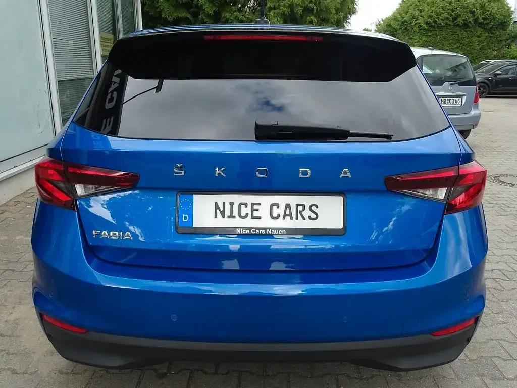 Gebraucht Skoda Fabia Ambition 95 PS (69 kW) 2021 Blau Kleinwagen