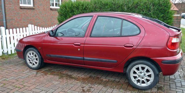 Gebraucht Renault Mégane II Expression 95 PS (69 kW) 2002 Rot metallic Limousine