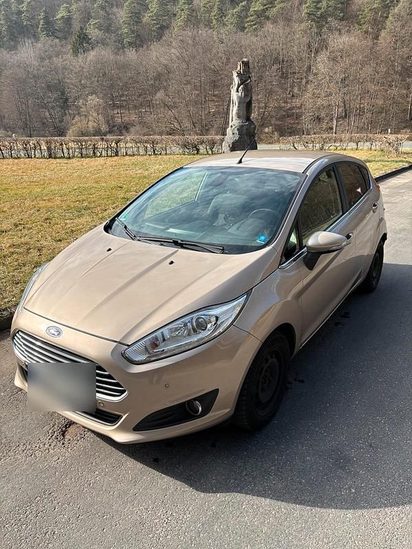 Gold Gebraucht 2016 Ford Fiesta Kleinwagen | 4.100 € (Fairer Preis) - Bild 1/4