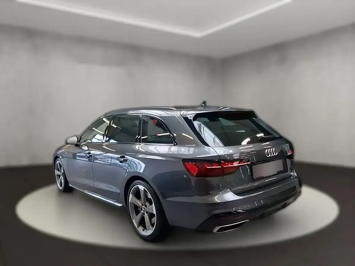 Gebraucht Audi A4 S-Line 265 PS (194 kW) 2024 Grau metallic