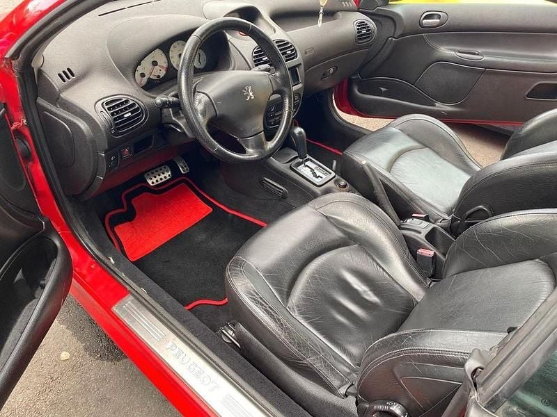 Gebraucht Peugeot 206 CC 109 PS (80 kW) 2002 Rot Cabrio