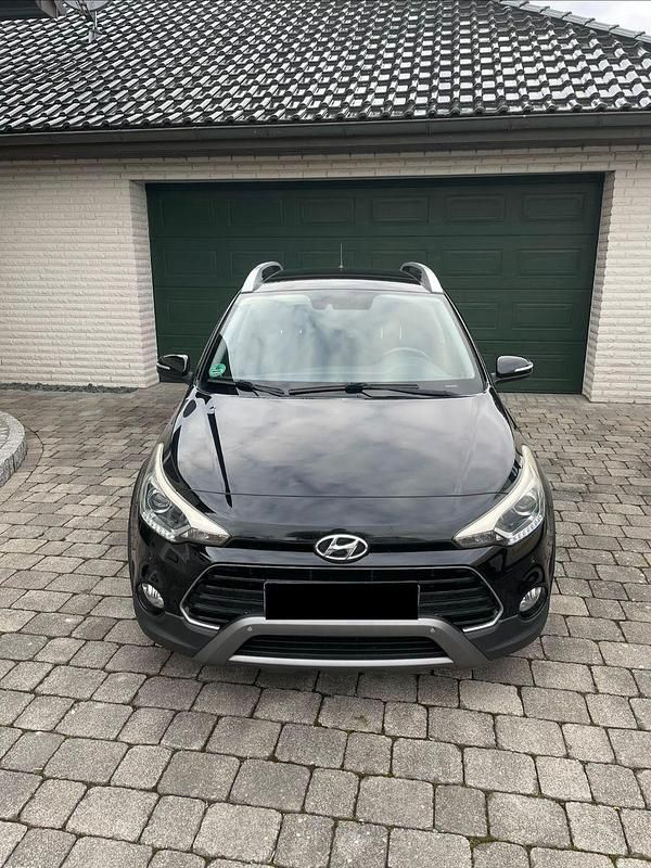 Gebraucht Hyundai i20 Active 120 PS (88 kW) 2016 Schwarz Kleinwagen