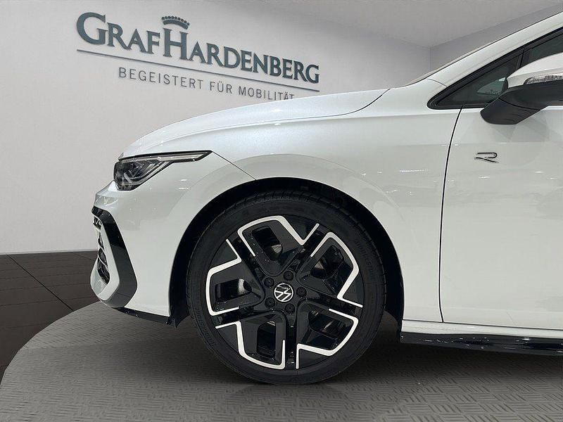 Gebraucht VW Golf VIII R-line 150 PS (110 kW) 2025 Weiß Kombi