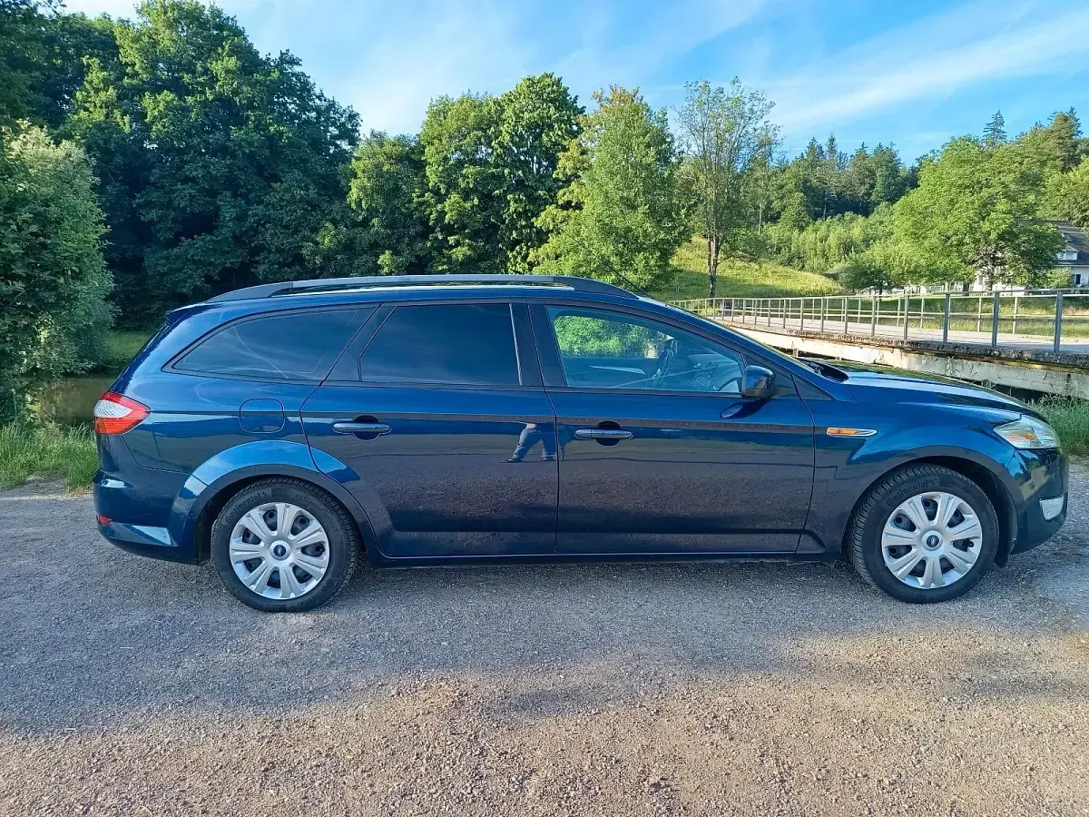 Gebraucht Ford Mondeo 140 PS (102 kW) 2008 Blau Limousine
