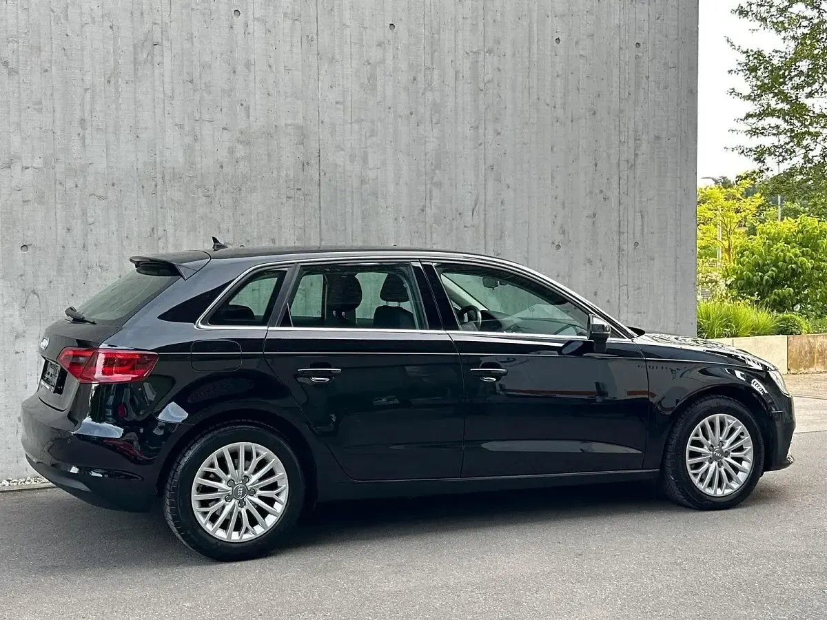 Gebraucht Audi A3 Ambiente 150 PS (110 kW) 2016 Schwarz Limousine