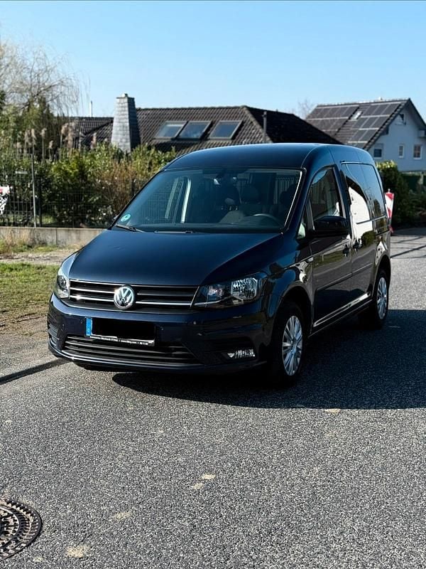 Second-hand VW Caddy 102 CP (75 kW) 2019 Albastru Monovolum