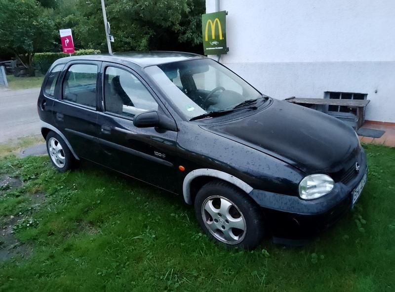 Schwarz Gebraucht 2000 Opel Corsa Kleinwagen | 500 € (Superpreis) - Bild 1/4