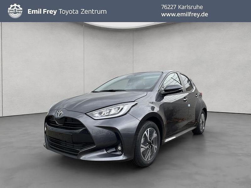 Grau Neu 2025 Toyota Yaris Hybrid Limousine | 26.890 € (Fairer Preis) - Bild 1/4