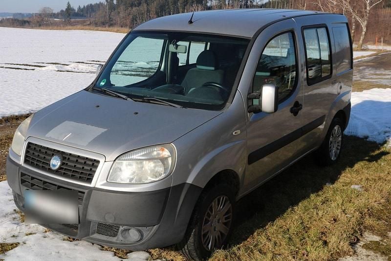 Gebraucht Fiat Doblò 77 PS (56 kW) 2006 Silber Van / Kleinbus